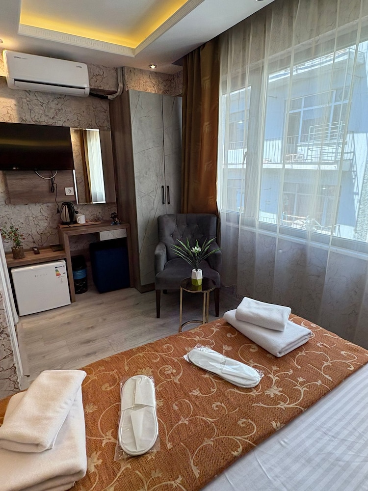 Peker Hotel 34/50