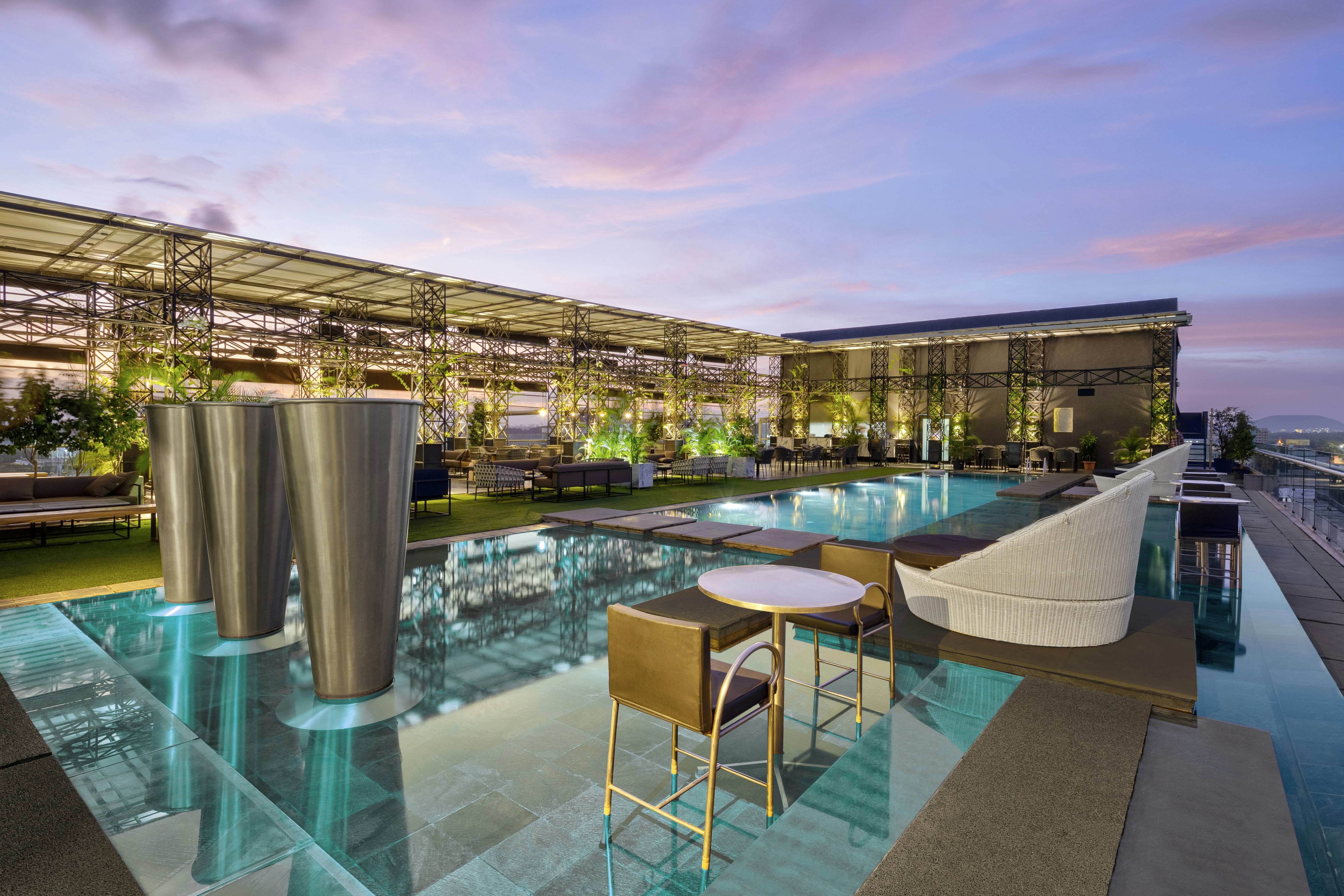 The O Hotel 48/50