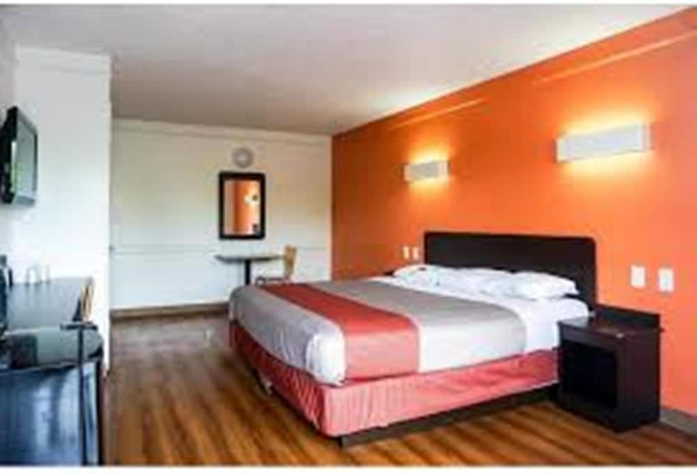 Motel6 Euless, TX - DFW West 13/33