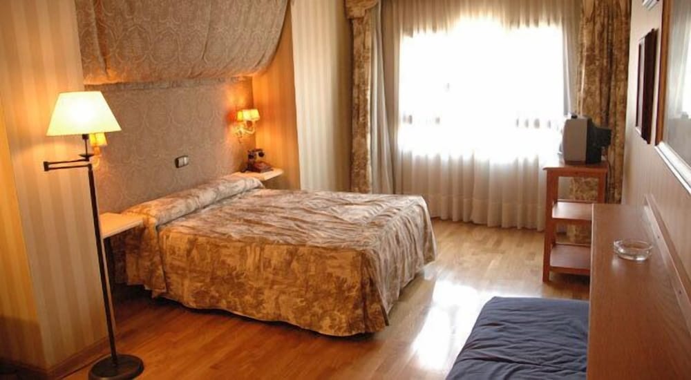 Hotel Juan Carlos I 28/63