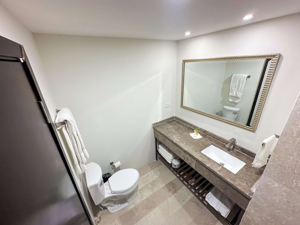 غرفة قياسية بسريرين كوين، Best Western Plus Sacramento 6/6
