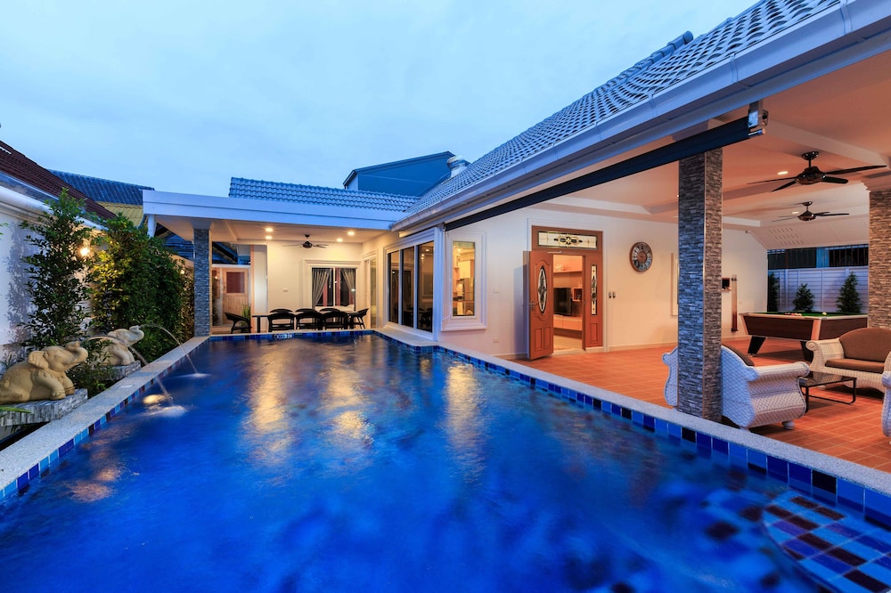 Gala Villa New Modern Luxury 5 Bed 9/22