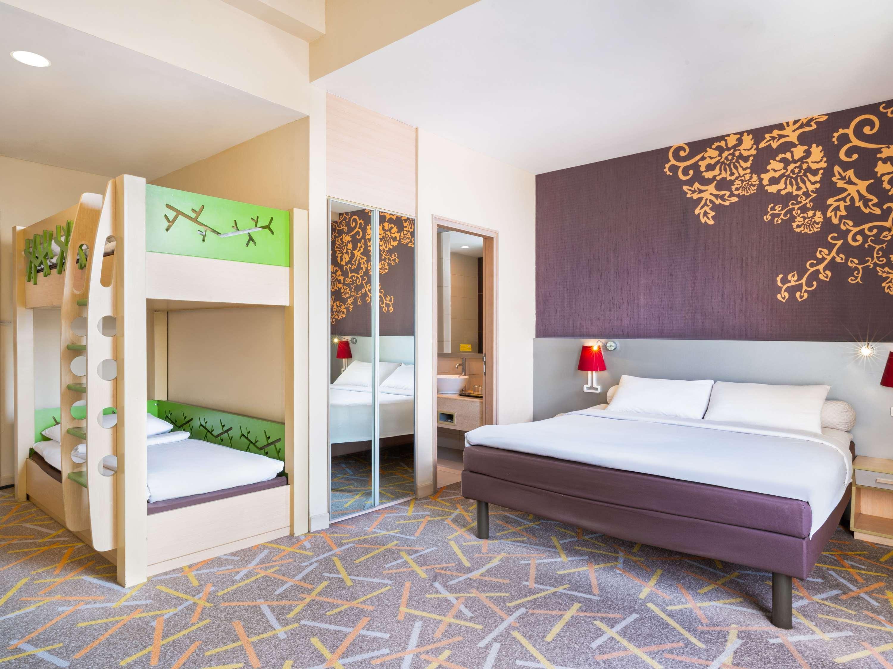 غرفة عائلية بسرير كينج وسرير بطابقين، Ibis Styles Malang 3/17