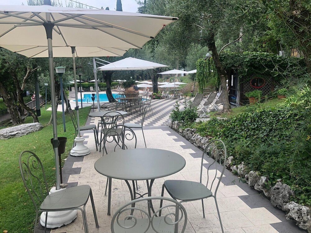 Hotel Mon Repos 24/50