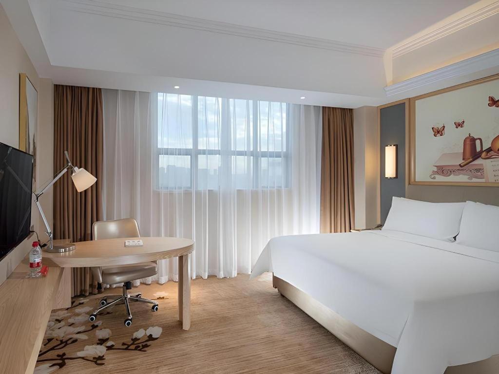Vienna Hotel (Guangdong Dongguan East Railway Station) 36/62