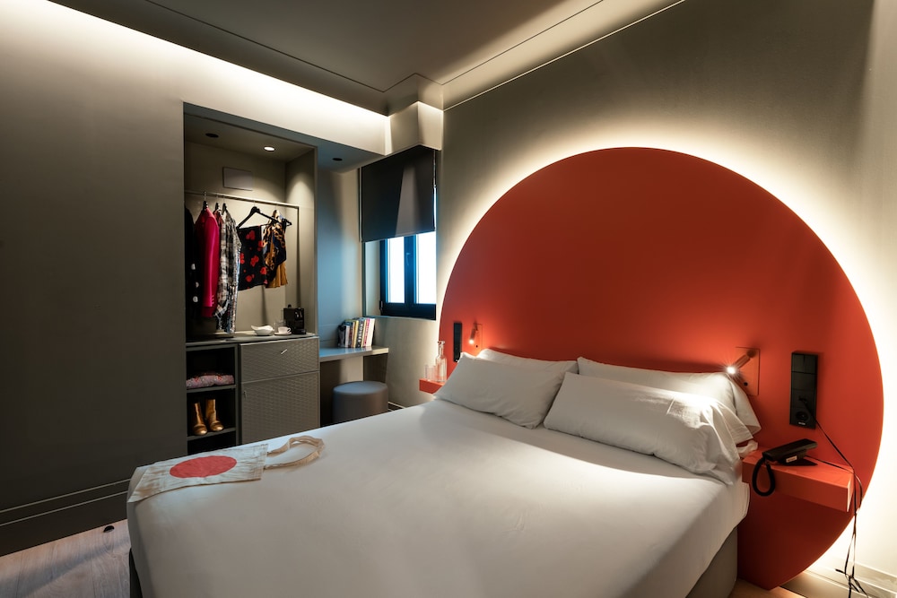 Chic&basic Dot Hotel 12/42
