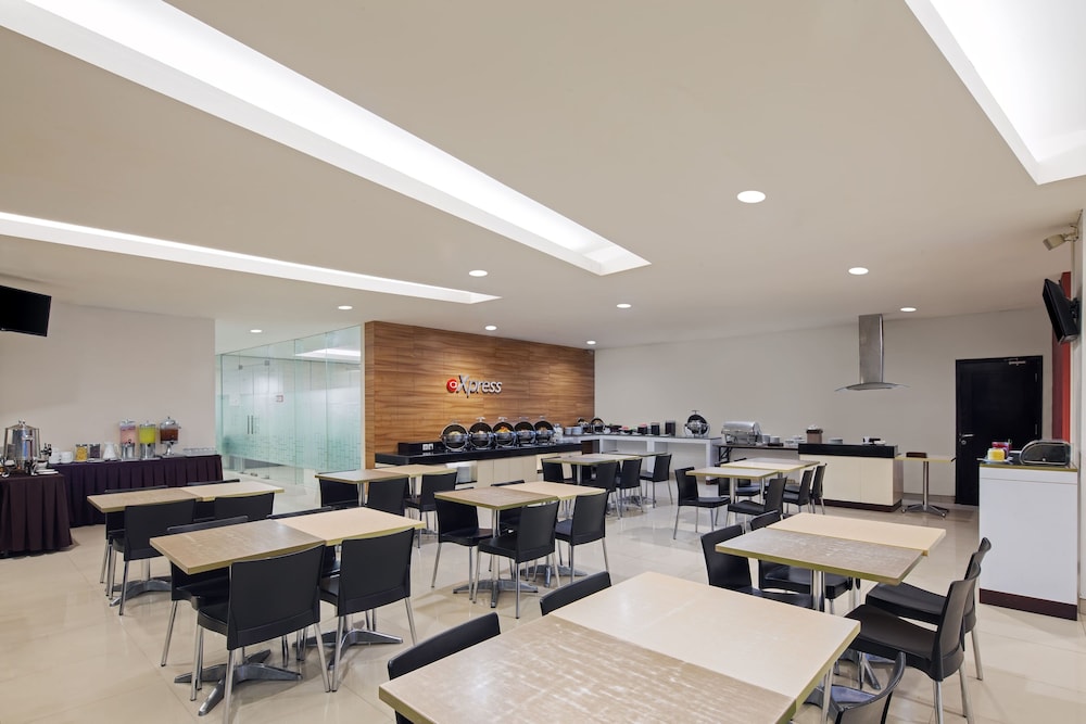 Amaris Hotel Pancoran 30/33