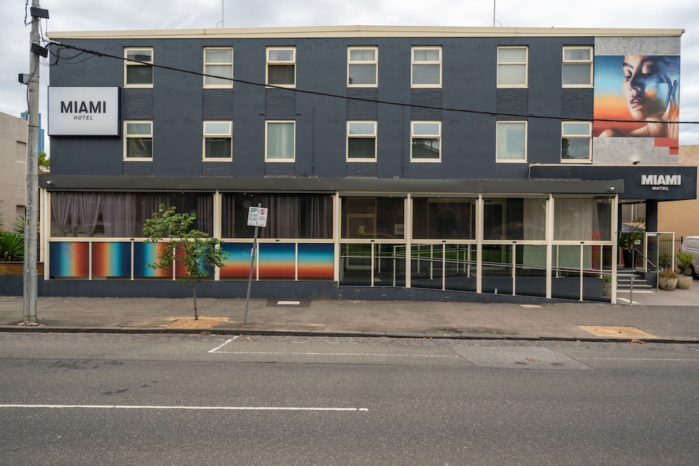 Miami Hotel Melbourne 2/50