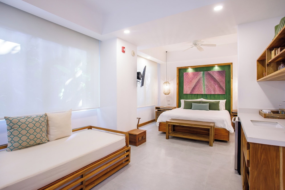 Arenas del Mar Beachfront & Rainforest Resort 19/75