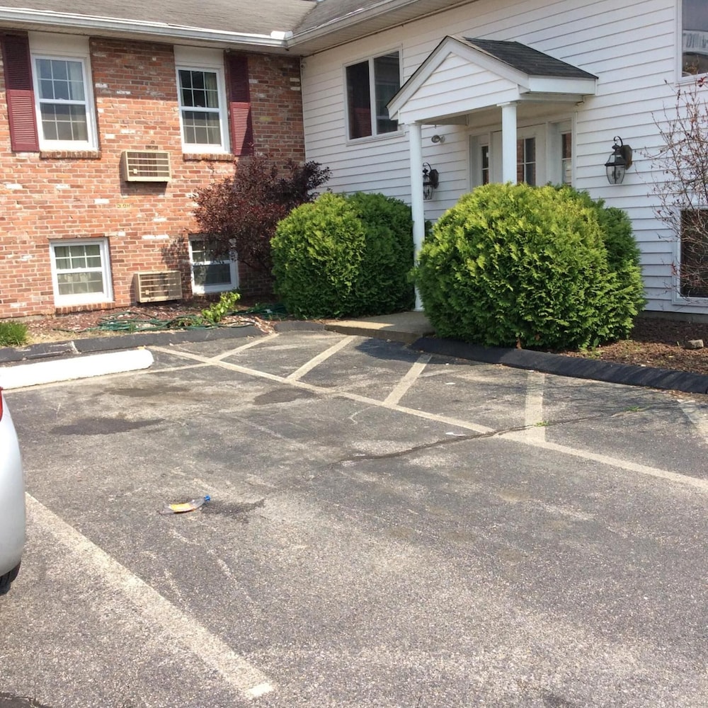 Wickford Motor Inn 48/53