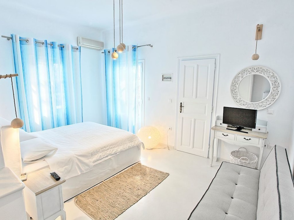 Maganos Suites 6/17