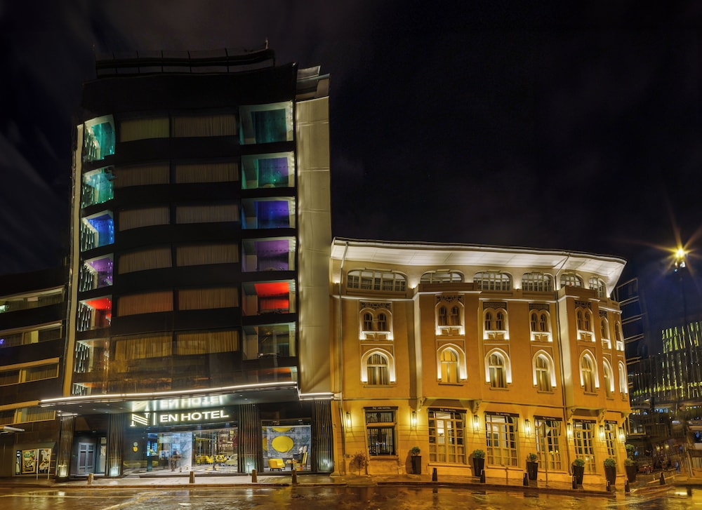 En Hotel Izmir 3/60