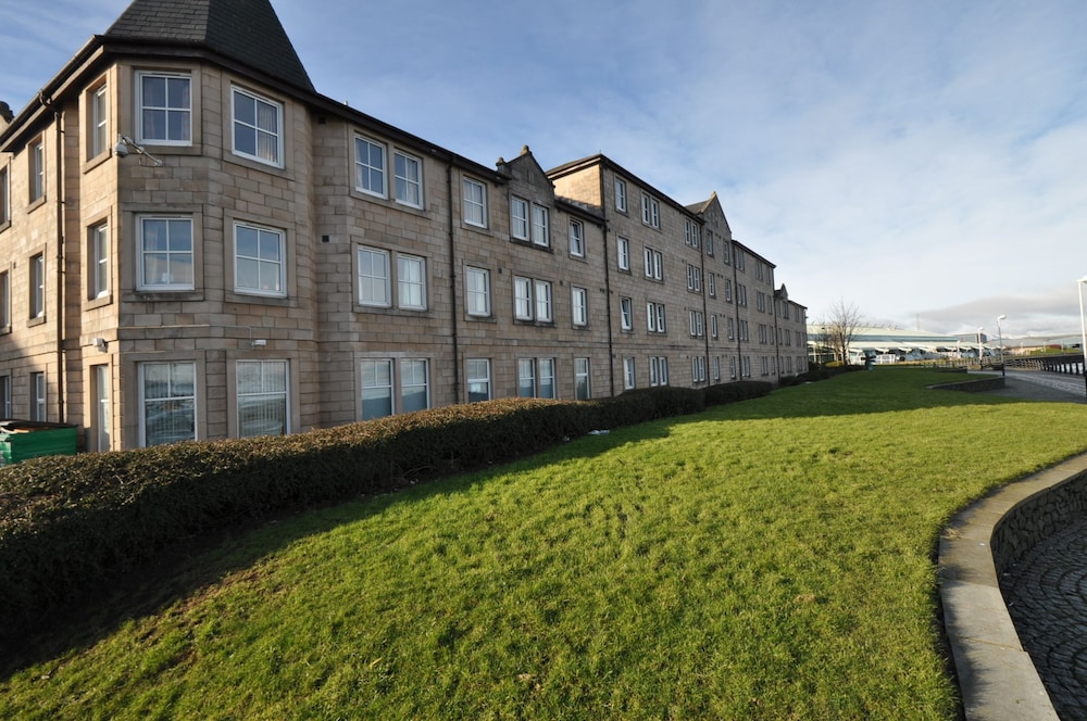 Greenock Hall's Waterfront Complex 27/31