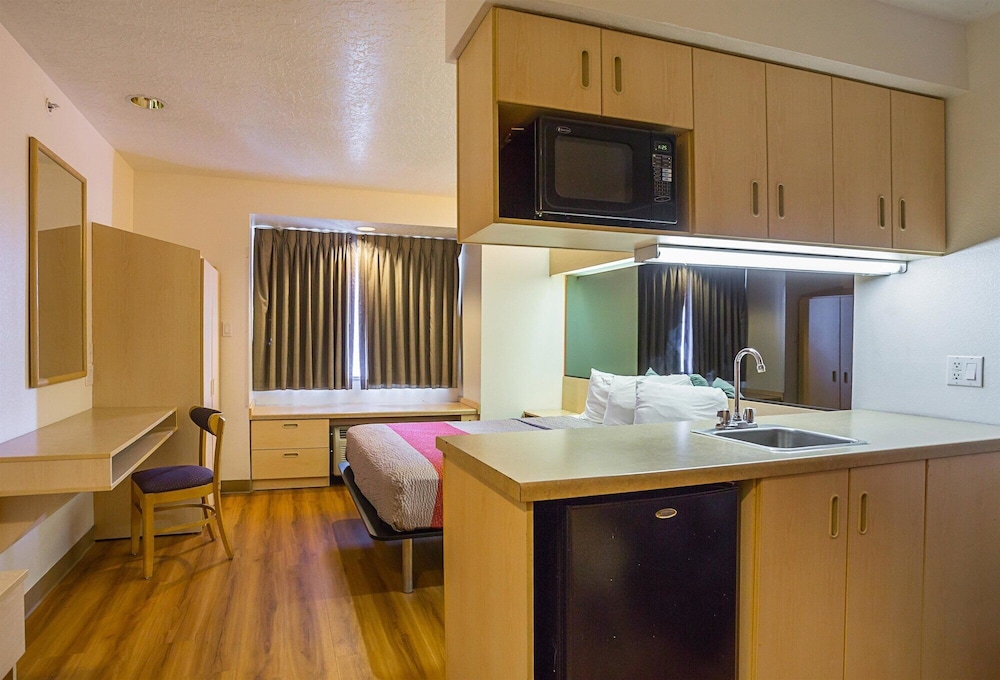 Motel6 Bernalillo, NM 35/62