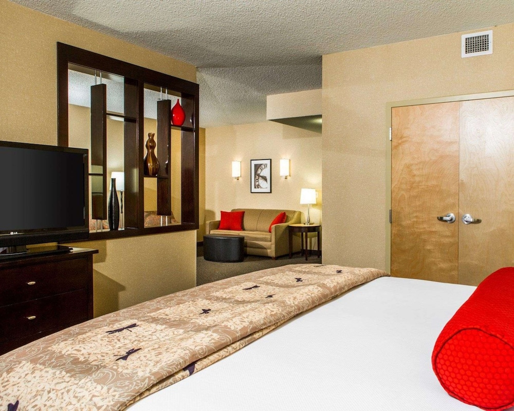 Cambria Hotel Traverse City 11/46