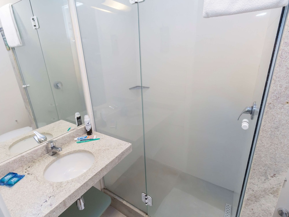Ibis Budget Blumenau 24/68