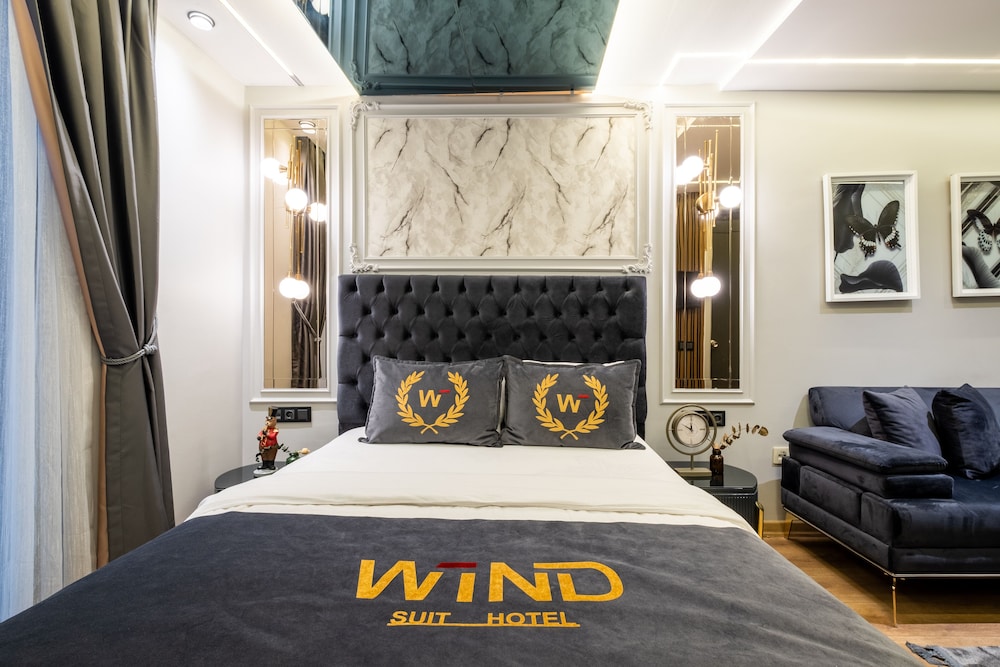 Wind Suit & Hotel 29/50