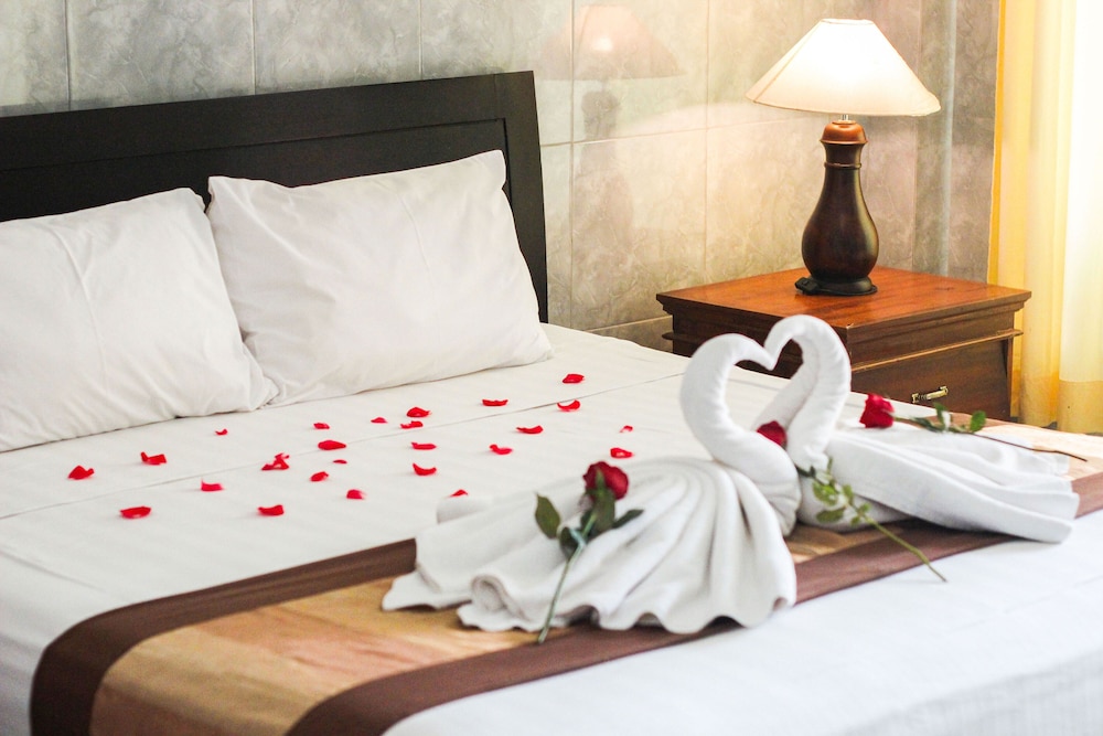 Putu Guest House 2 19/35