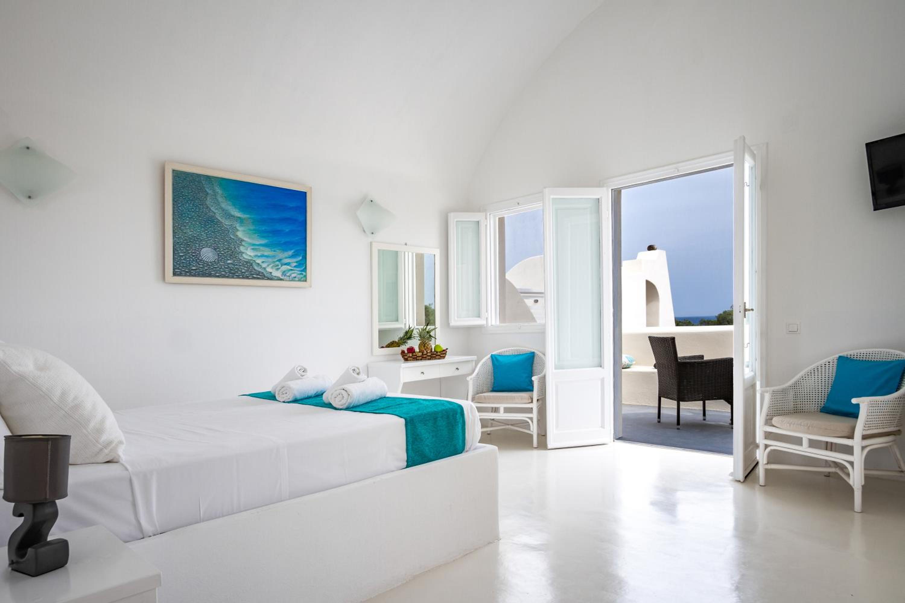 White, Suite, Panoramic View