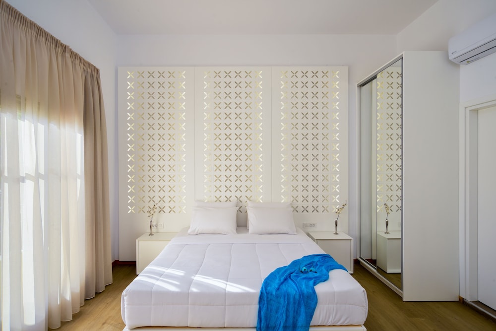 Elia Portou Luxury Residence 8/26