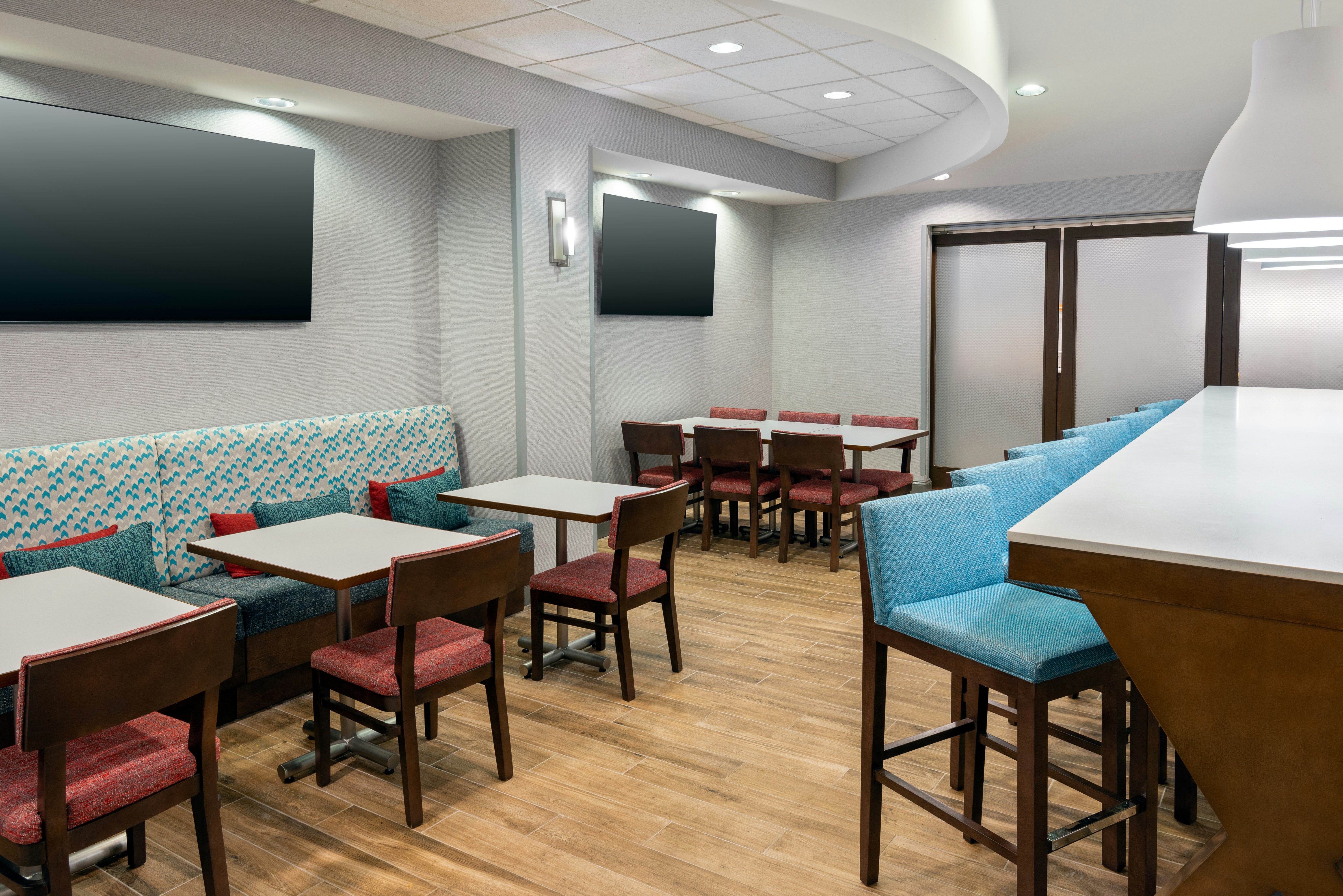 Hampton Inn Petersburg-Southpark Mall 14/14