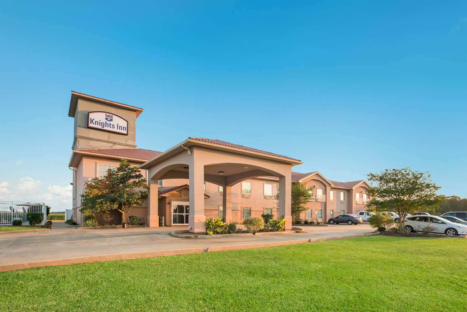 Knights Inn Bunkie 1/16
