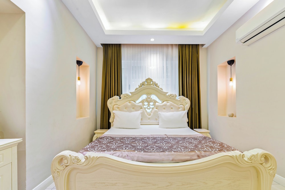 Elegance East Hotel Boutique Class 27/70