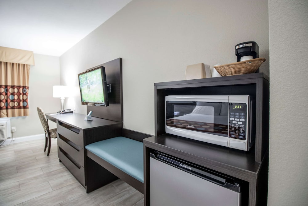 Super 8 By Wyndham Owensboro 19/28