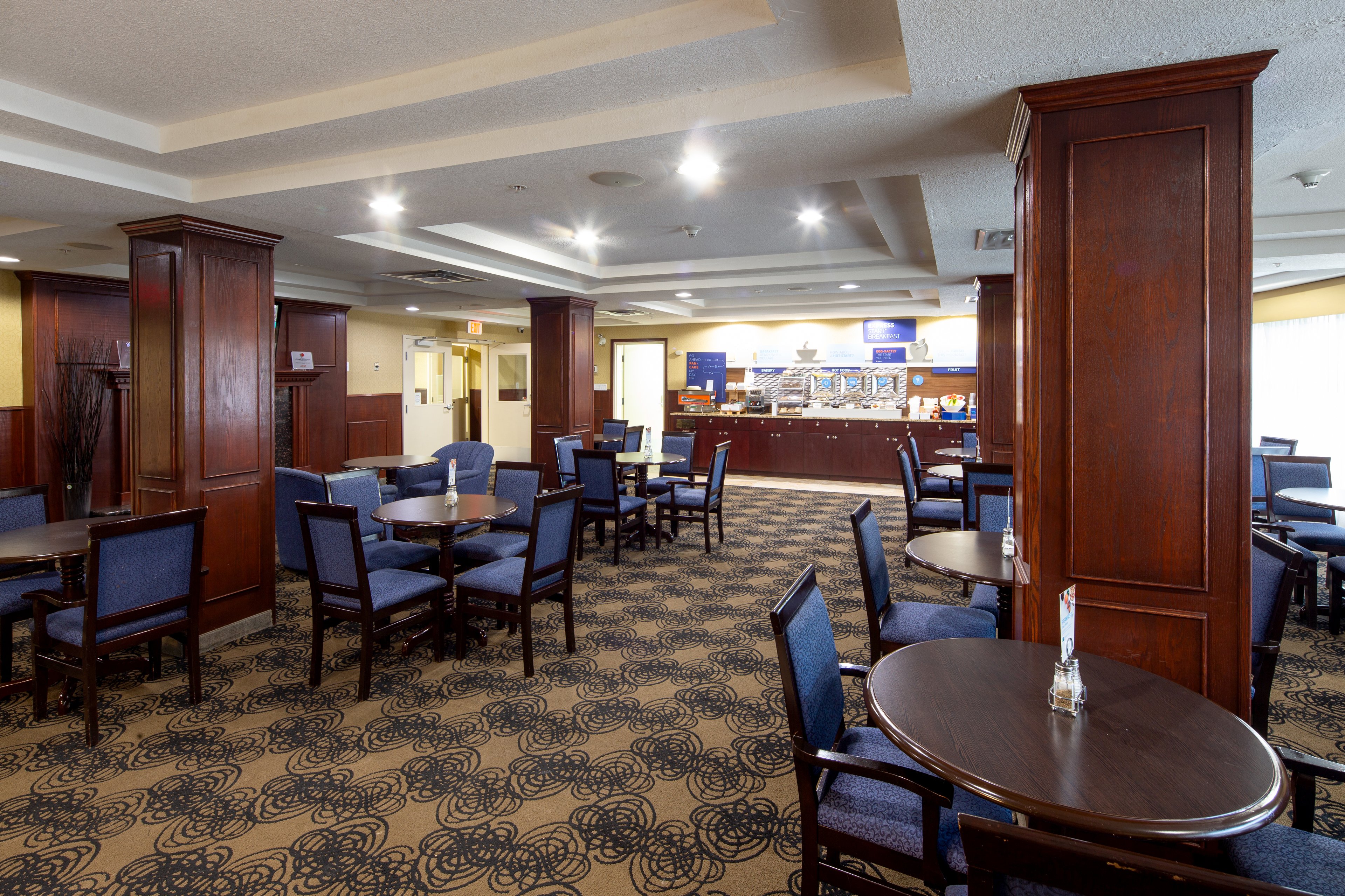 Holiday Inn Express Hotel Suites Edson 35/50