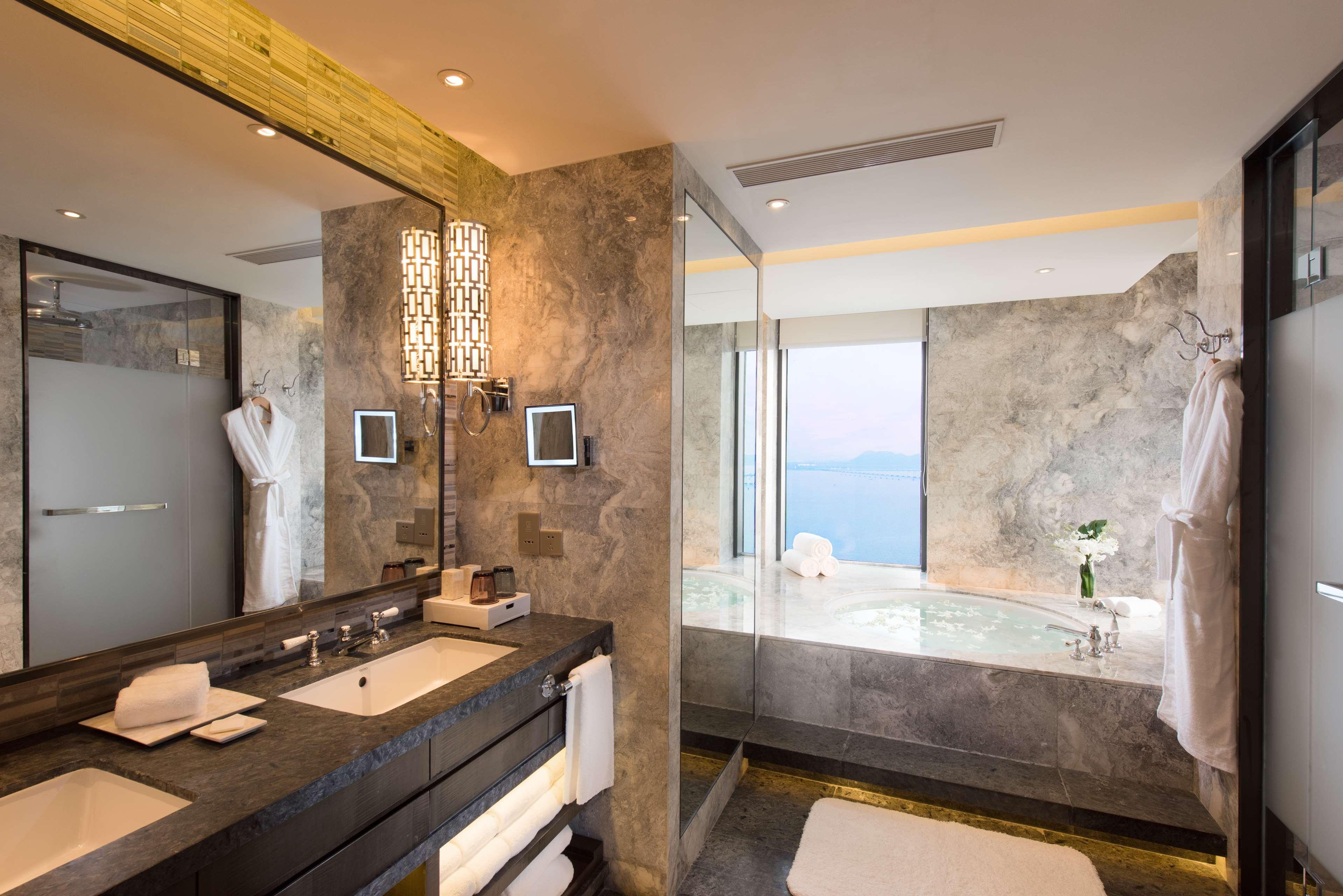 Executive, Suite, King Bed