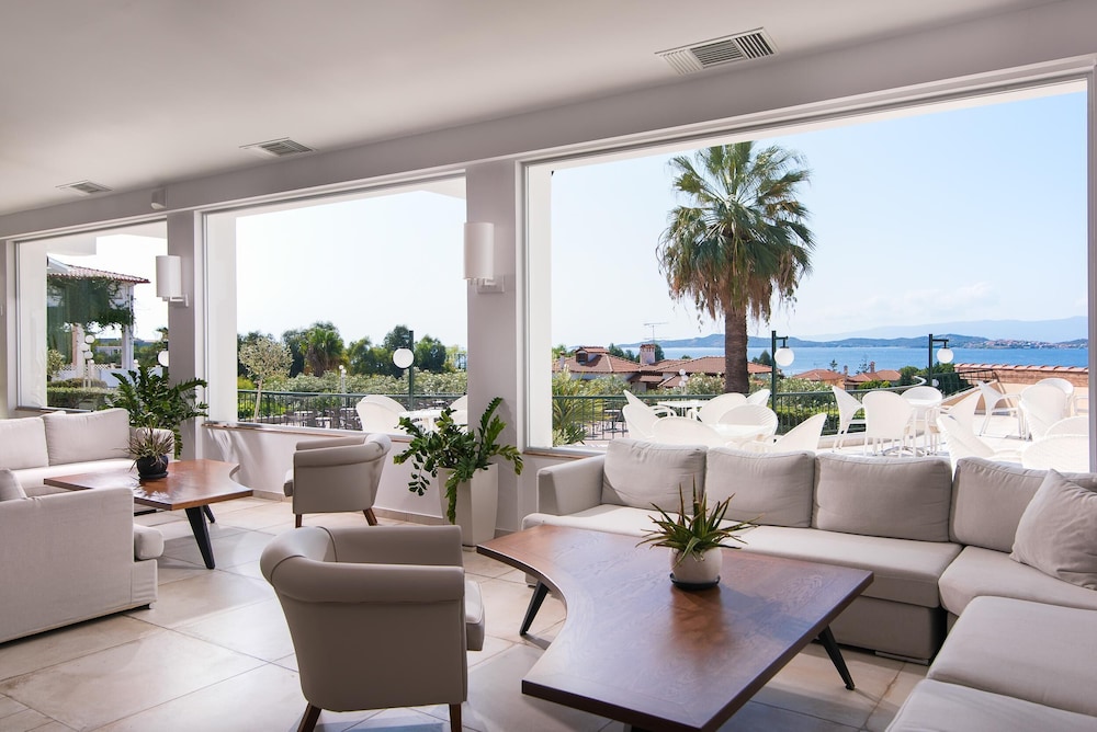 Alexandros Palace Hotel and Suites 65/83