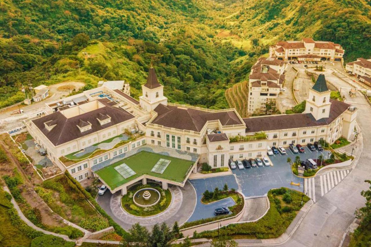 MCollection - Scenic Tagaytay Getaway with Taal Views 28/33