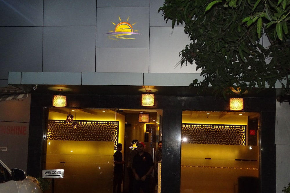 Sunshine Hostels 1/18