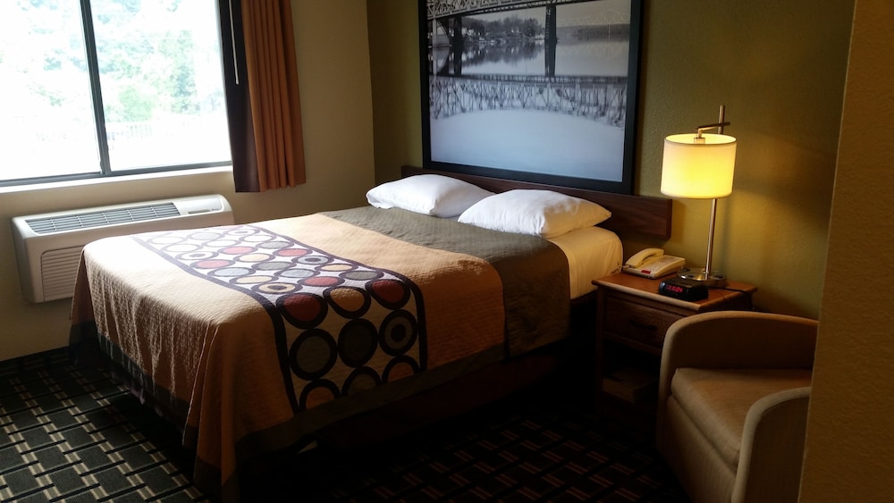 Super 8 by Wyndham Wheeling/Saint Clairsville OH Area 9/36