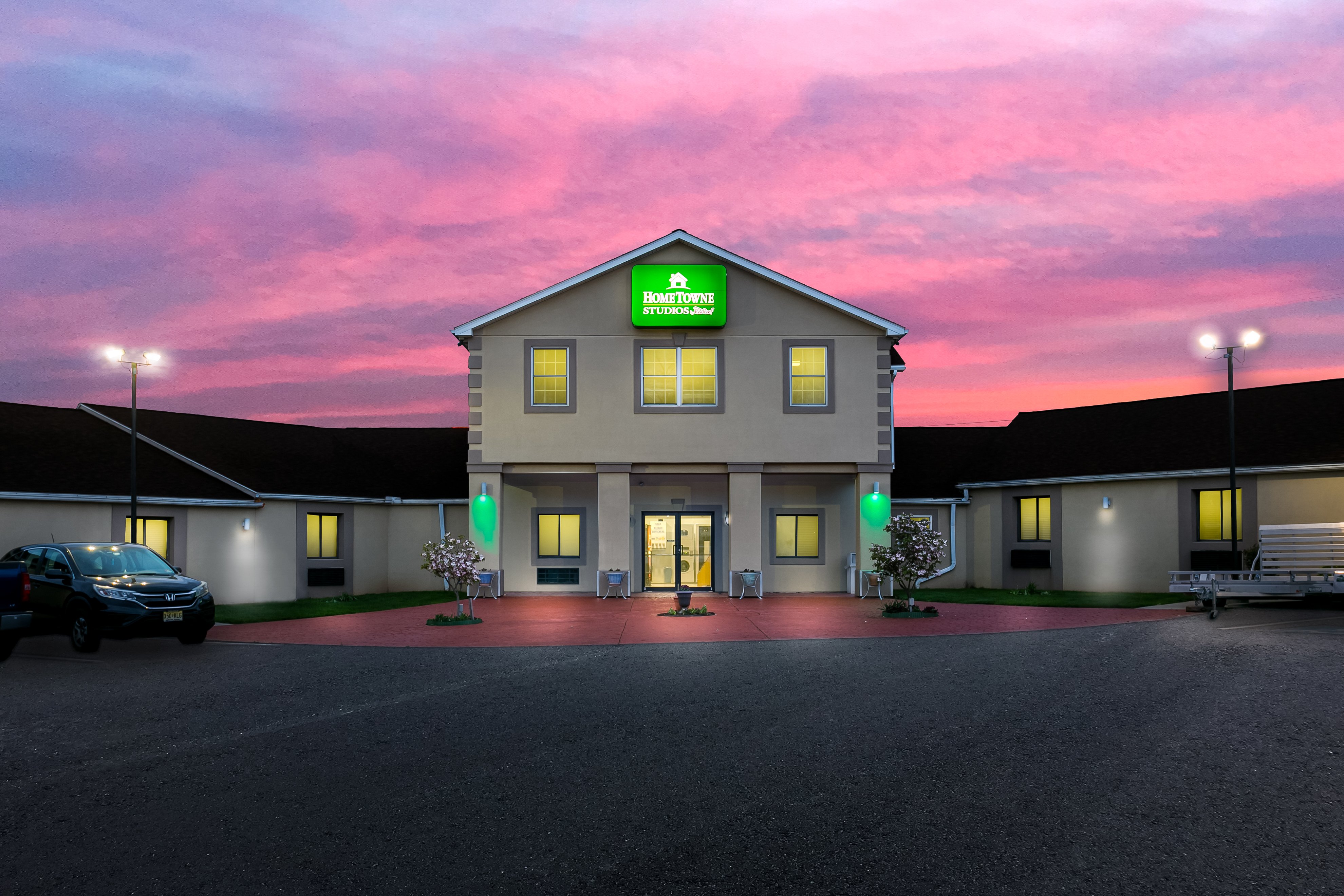 Econo Lodge Inn Suites 2/35