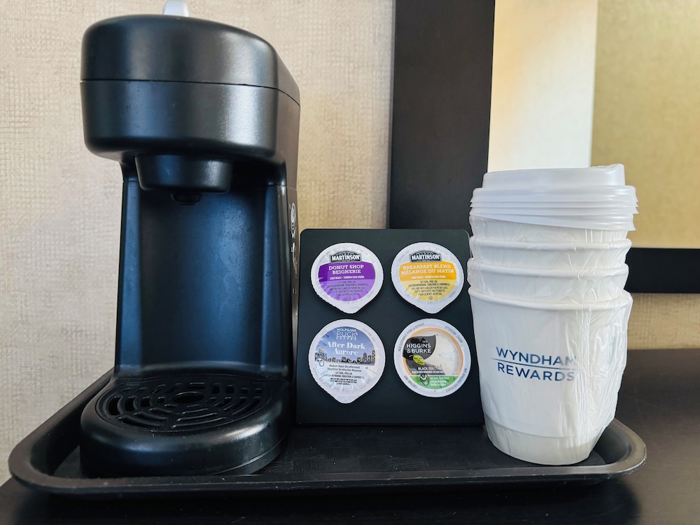 Travelodge by Wyndham Prince Albert 15/29