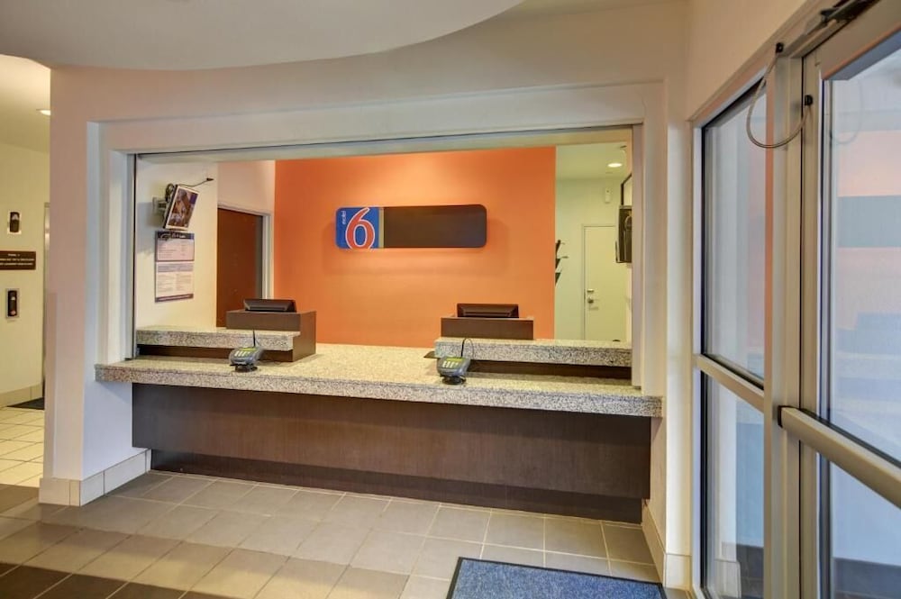 Motel6 Roanoke, TX - Northlake - Speedway 6/48