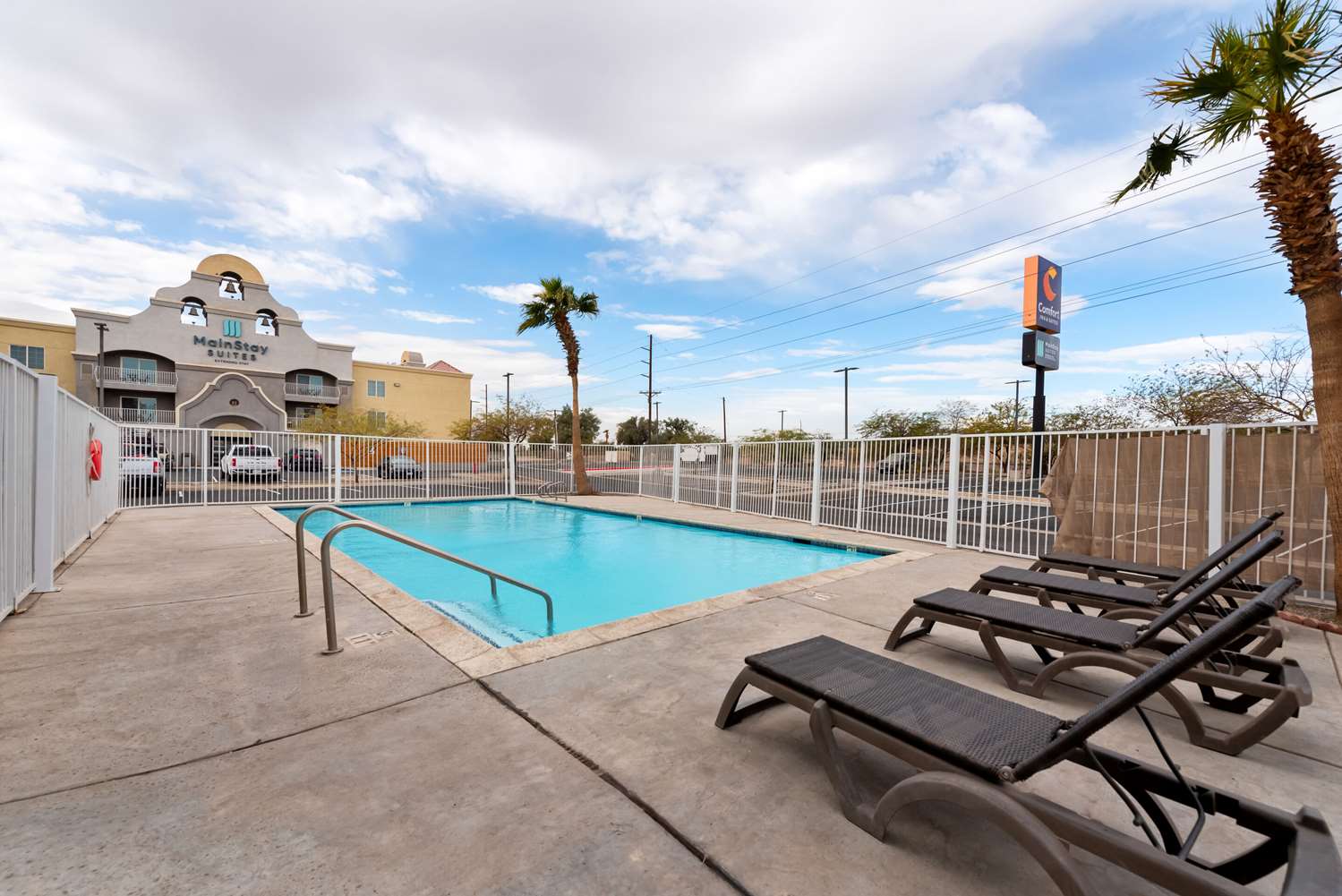 Comfort Inn & Suites El Centro I - 8 6/15