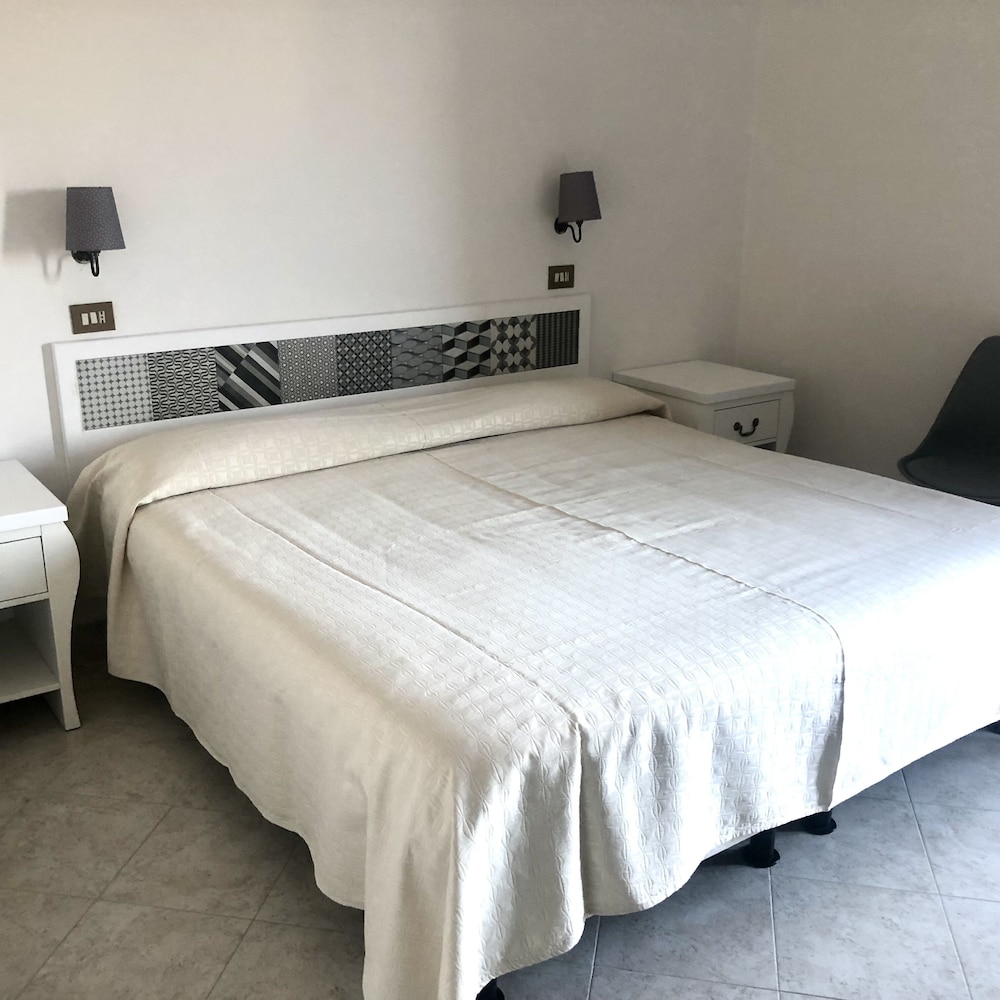 غرفة كلاسيكية بسرير مزدوج بإطلالة على البحر، Hotel Dania 2/10