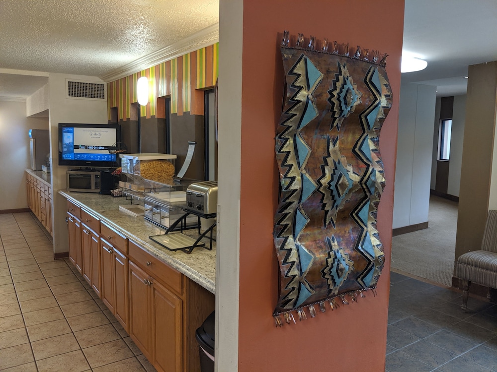 Comfort Inn Midwestern Square 5/27