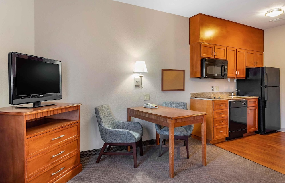 Extended Stay America Suites Houston - IAH Airport 47/62