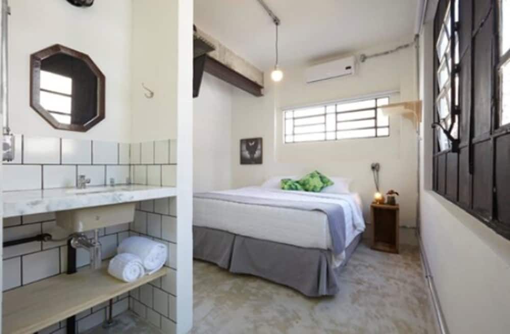 GUEST URBAN HOTEL 25/56