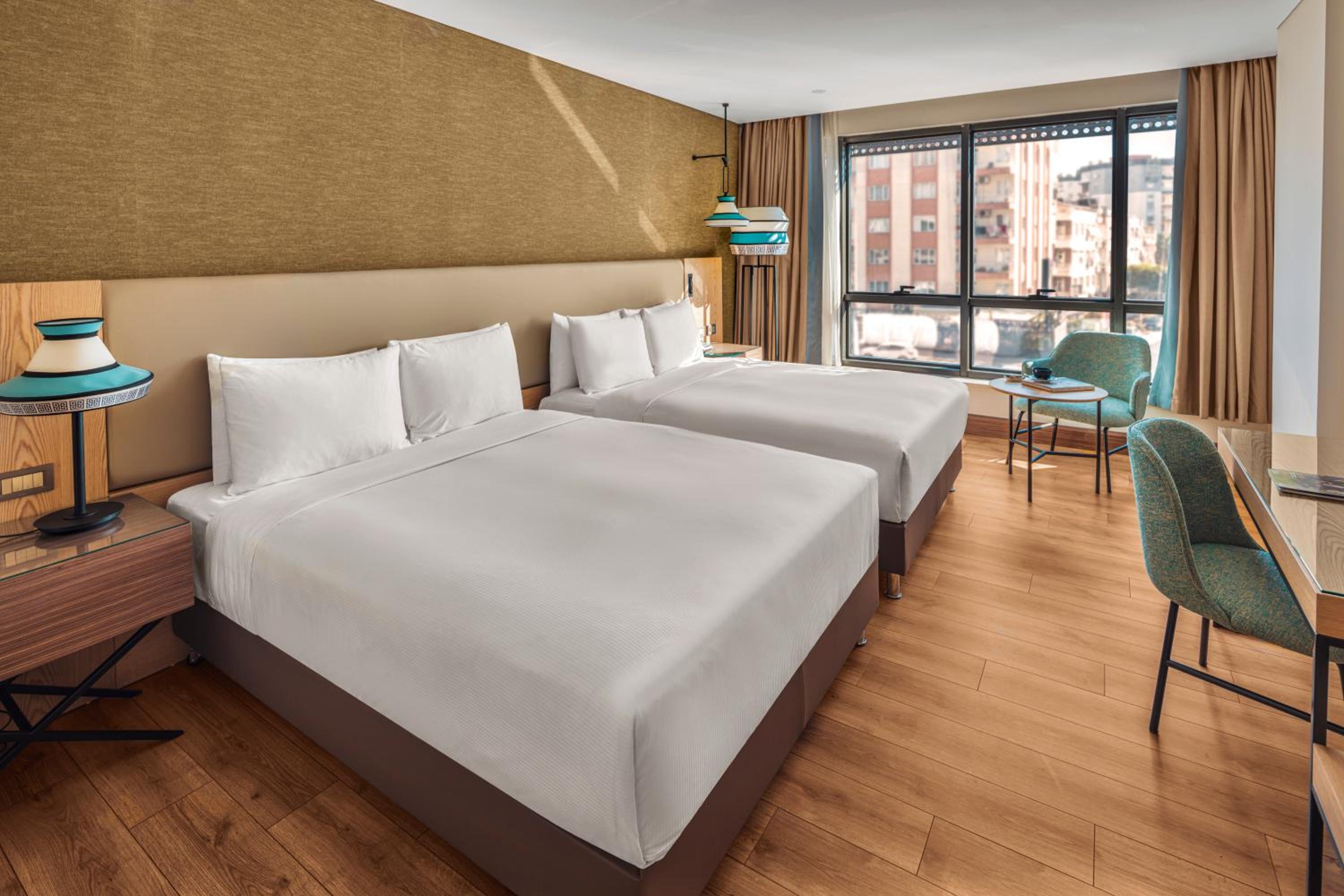 ROOM, 2 KING BEDS