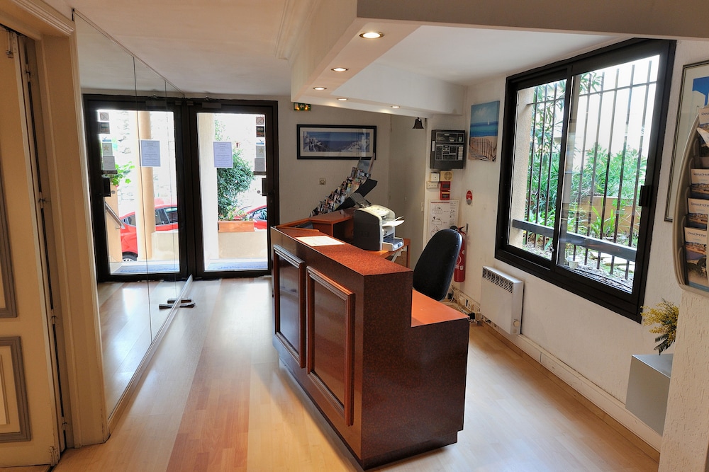 RESIDHOTEL LES CORALYNES 25/28