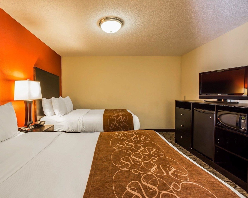 Comfort Suites At WestGate Mall 11/42