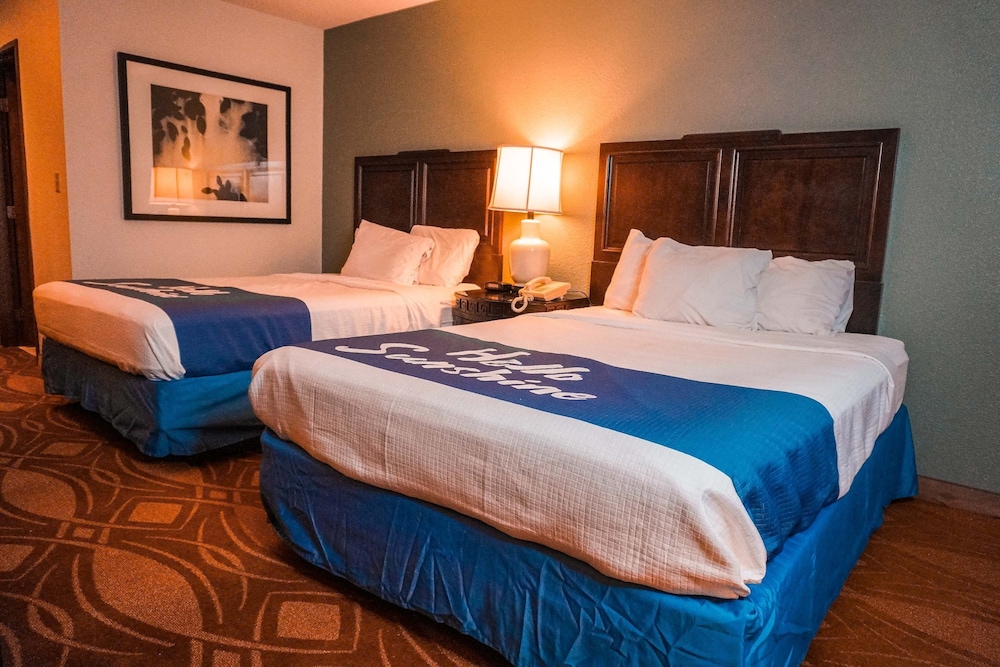 American Inn and Suites Dundee (ex Days Inn and Suites) 13/31