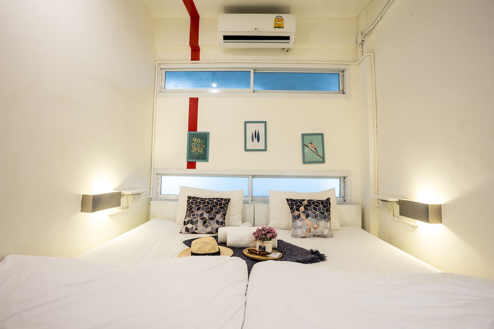 HQ HOSTEL SILOM 20/49