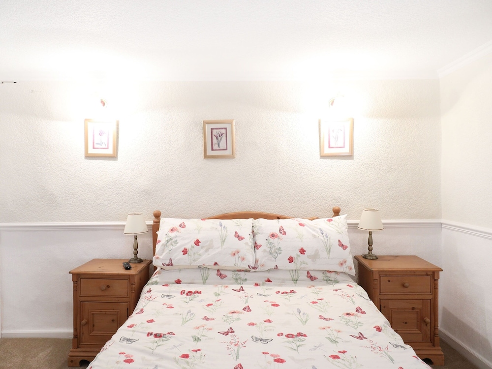 The Willow Restaurant & Cottages 6/50