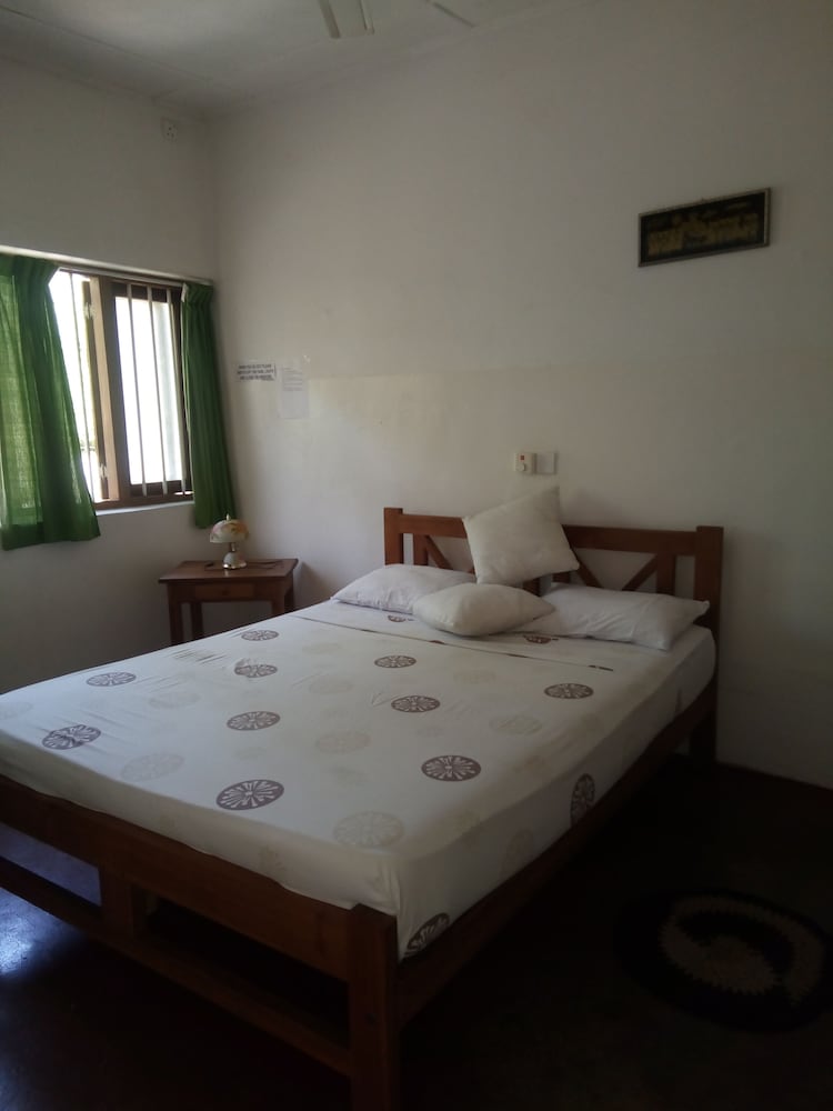 Mango Garden Hotel 12/40