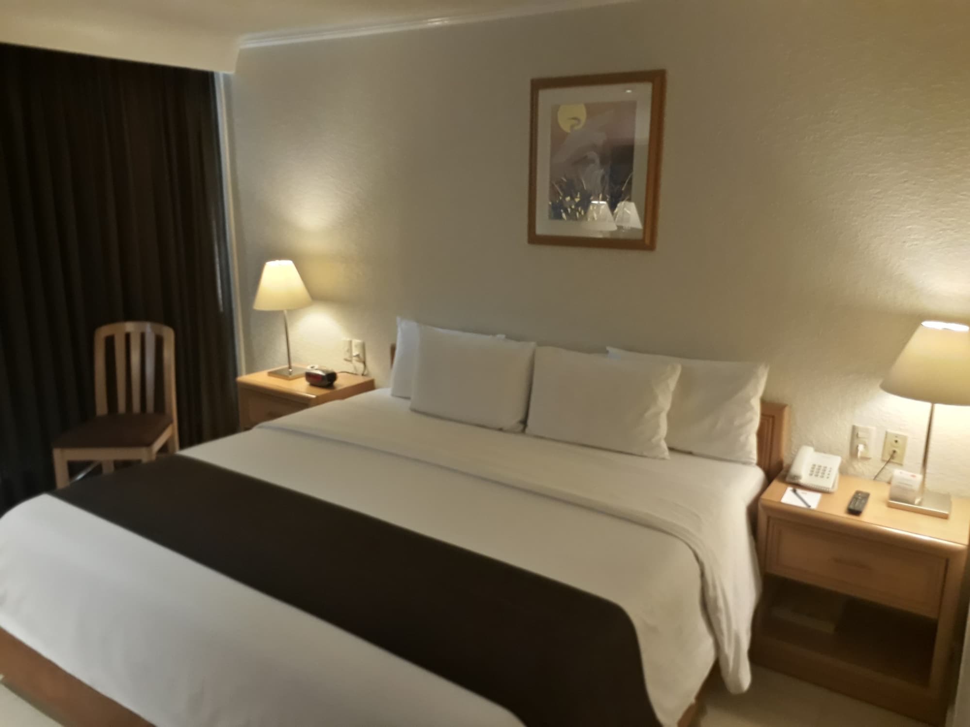 ROOM, KING BED